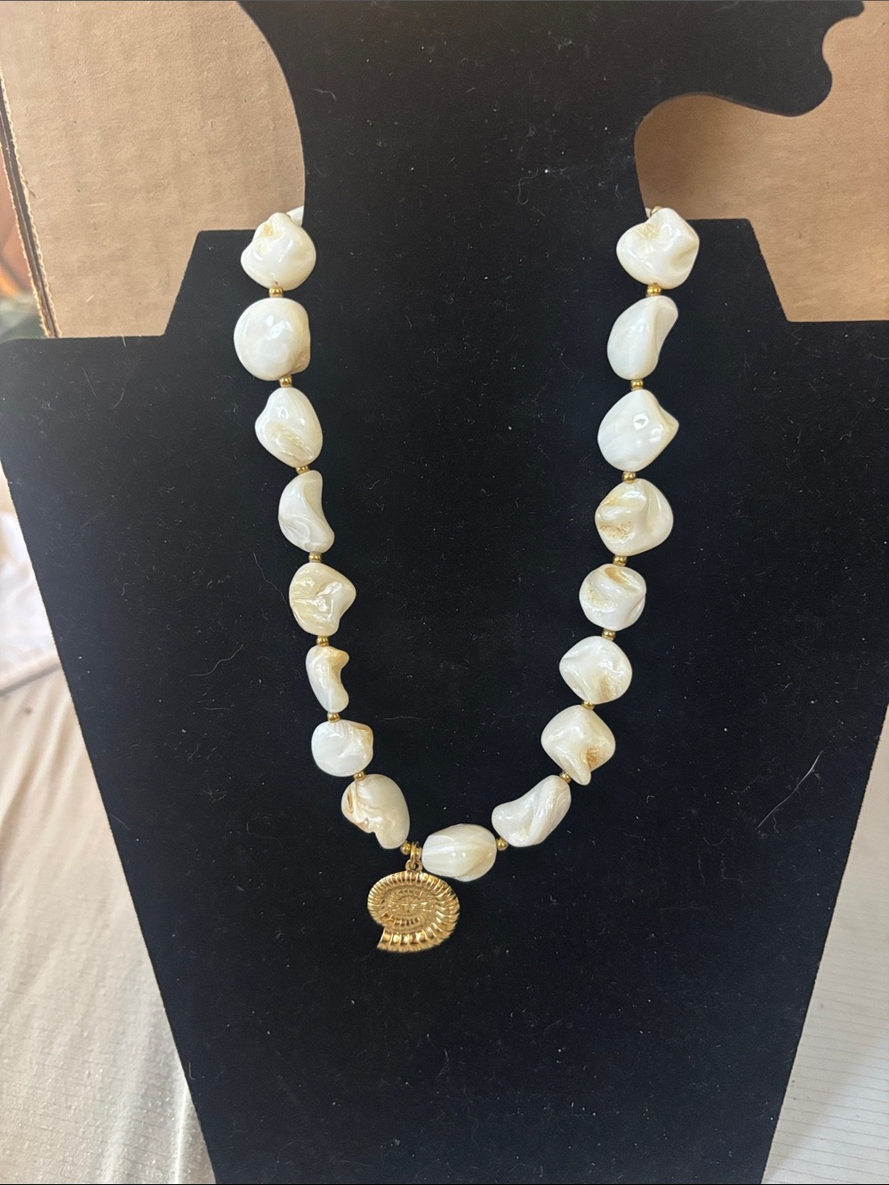 Gold Shell Pendant Mother-of-Pearl Bead Necklace